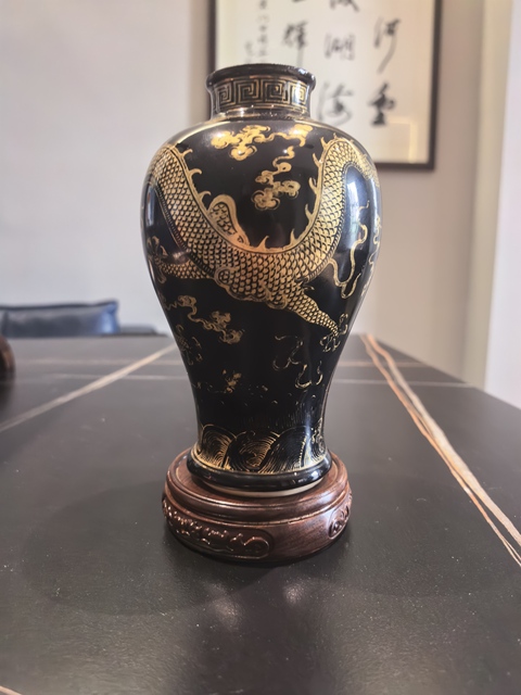 古玩陶瓷烏金釉描金龍紋梅瓶真品鑒賞圖