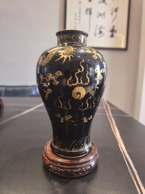 古玩陶瓷烏金釉描金龍紋梅瓶真品鑒賞圖