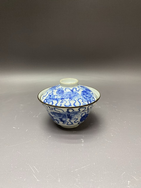 古玩陶瓷清晚期·獅子繡球·青花蓋碗·錦堂福記拍賣，當前價格3680元