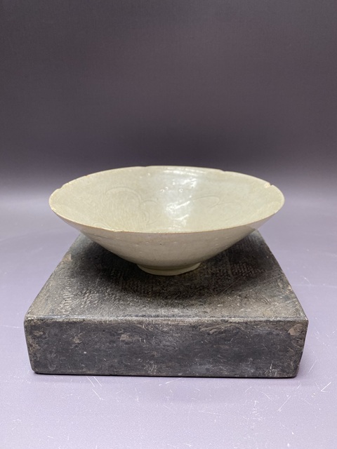 古玩陶瓷宋代影青刻花六花口碗真品鑒賞圖