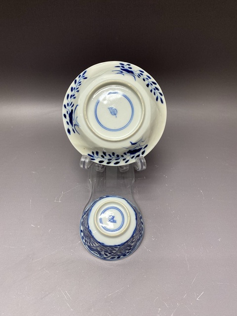 古玩陶瓷樹葉款·清晚期·青花花卉杯碟拍賣，當(dāng)前價(jià)格2200元