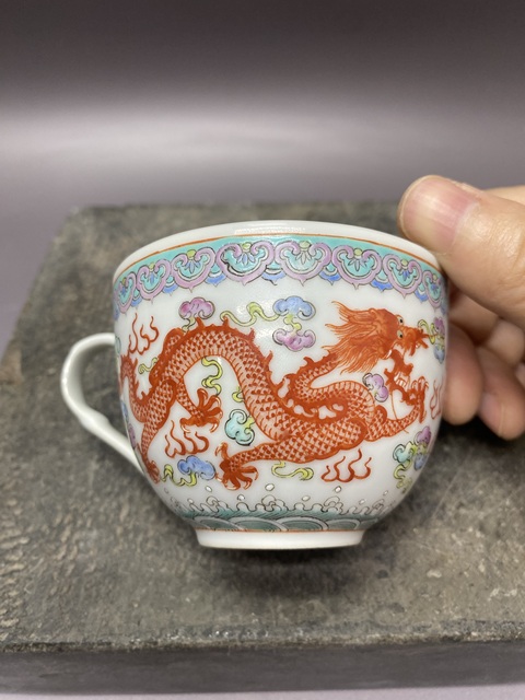 古玩陶瓷民國(guó)·雙龍趕珠·細(xì)路粉彩杯拍賣，當(dāng)前價(jià)格1690元