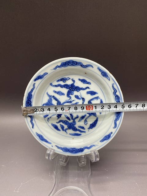 古玩陶瓷云鶴紋青花盤真品鑒賞圖