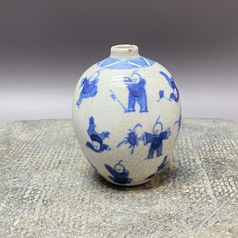 古玩陶瓷清晚期·嬰戲紋·煨瓷青花鼻煙壺拍賣，當(dāng)前價(jià)格1980元
