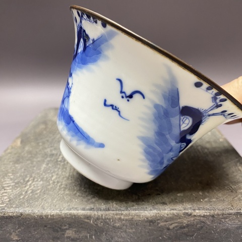 古玩陶瓷馬紋青花杯真品鑒賞圖