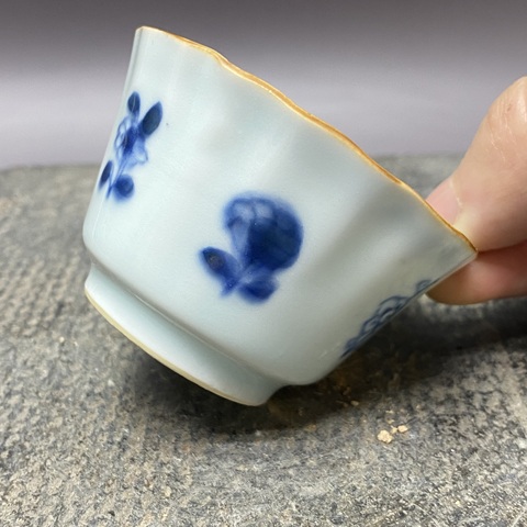 古玩陶瓷花鳥紋青花杯真品鑒賞圖