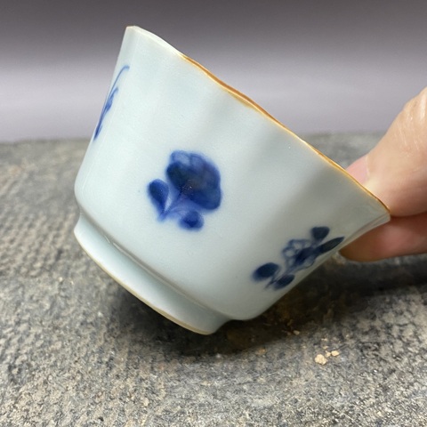 古玩陶瓷花鳥紋青花杯真品鑒賞圖