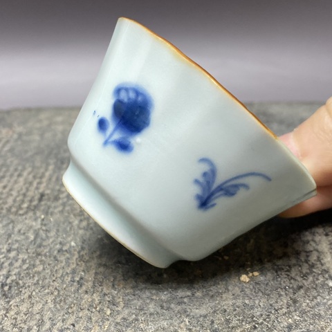 古玩陶瓷花鳥紋青花杯真品鑒賞圖