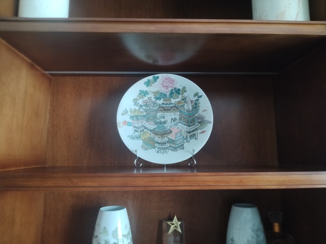 古玩陶瓷清晚精品,已實物簽定·淺絳彩博古紋大盤拍賣,當前價格2200元