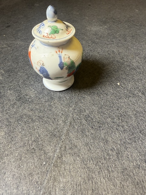 古玩陶瓷青花五彩人物紋小將軍罐真品鑒賞圖