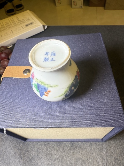 古玩陶瓷青花五彩人物紋小將軍罐真品鑒賞圖