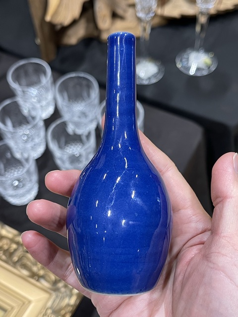 古玩陶瓷霽藍釉錐把瓶真品鑒賞圖