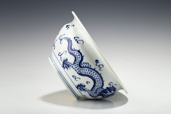 古玩陶瓷清中·青花雙龍戲珠紋香爐拍賣，當(dāng)前價(jià)格1464元