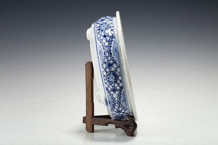 古玩陶瓷清中早·青花冰梅紋香爐拍賣，當前價格976元