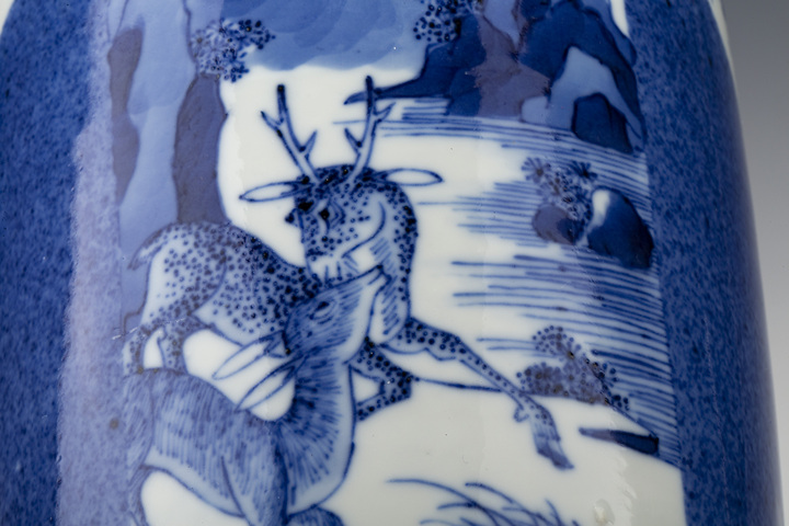 古玩陶瓷清晚·灑藍(lán)釉開窗青花人物雙鹿紋棒槌瓶拍賣，當(dāng)前價(jià)格6528元