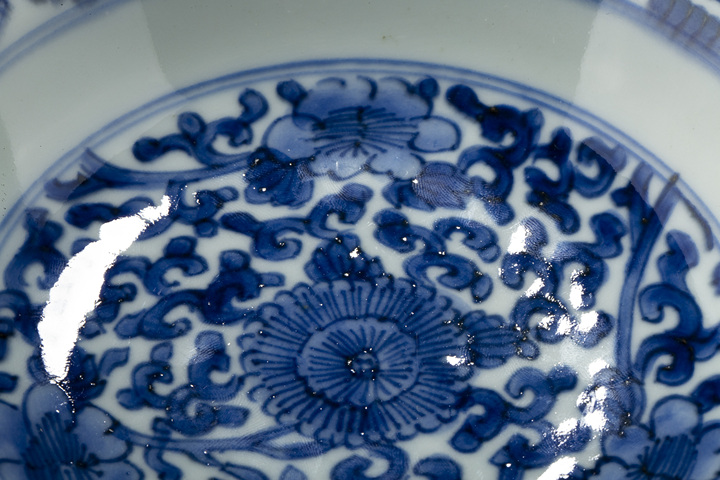 古玩陶瓷清康熙·青花纏枝花卉紋小盤真品鑒賞圖