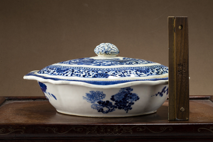 古玩陶瓷清中晚·青花雙龍戲珠紋蓋盆真品鑒賞圖