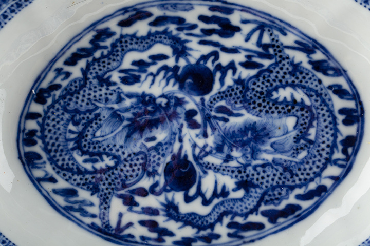 古玩陶瓷清中晚·青花雙龍戲珠紋蓋盆真品鑒賞圖