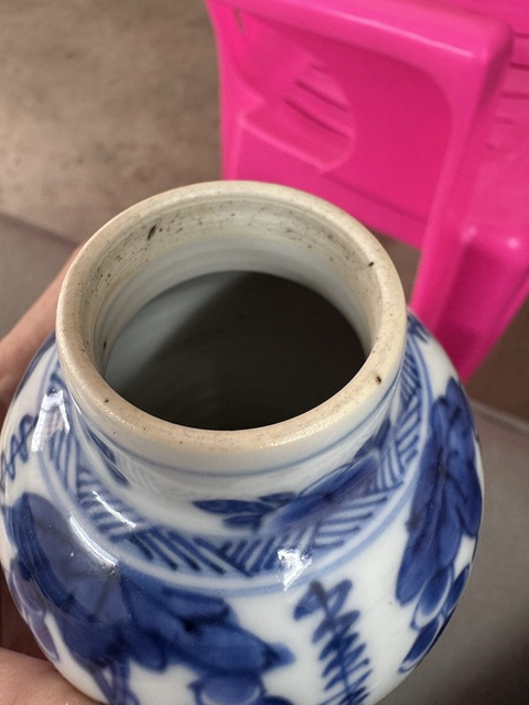 古玩陶瓷青花葡萄紋雞腿瓶真品鑒賞圖