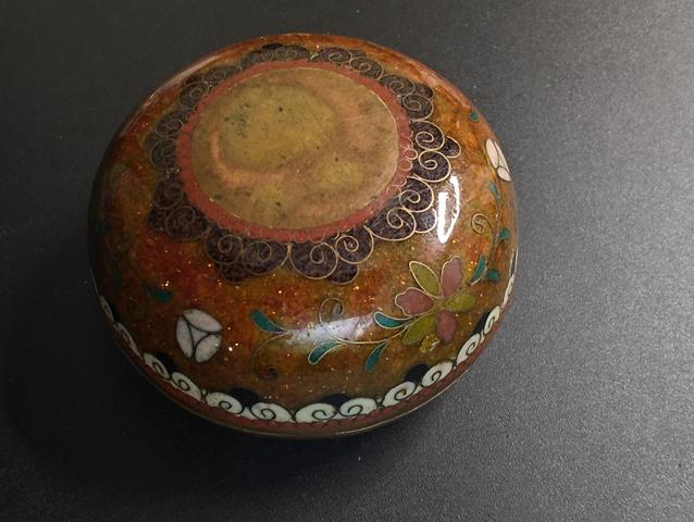 古玩陶瓷民國 銅胎掐絲琺瑯蓋盒真品鑒賞圖