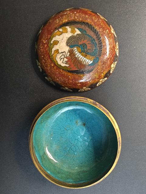 古玩陶瓷民國 銅胎掐絲琺瑯蓋盒真品鑒賞圖