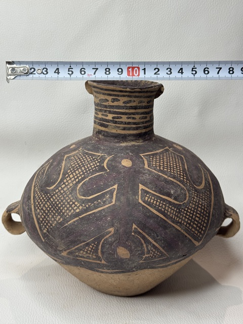 古玩陶瓷馬家窯文化·半山類型人紋雙耳壺真品鑒賞圖