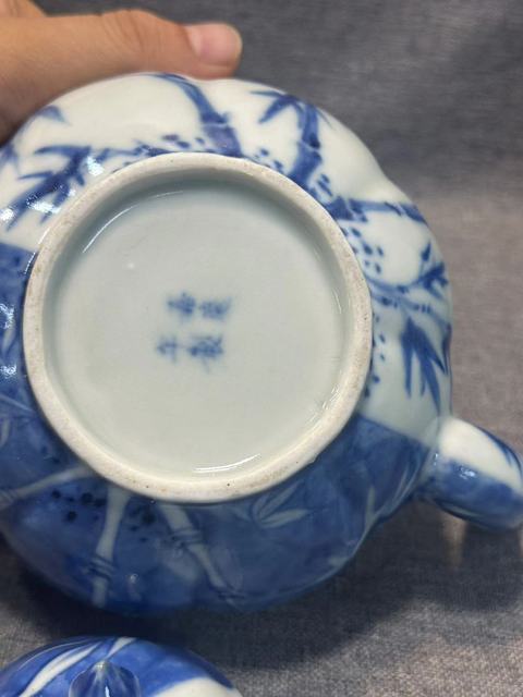 古玩陶瓷嘉慶本朝款青花陰陽面詩文壺拍賣，當前價格8888元