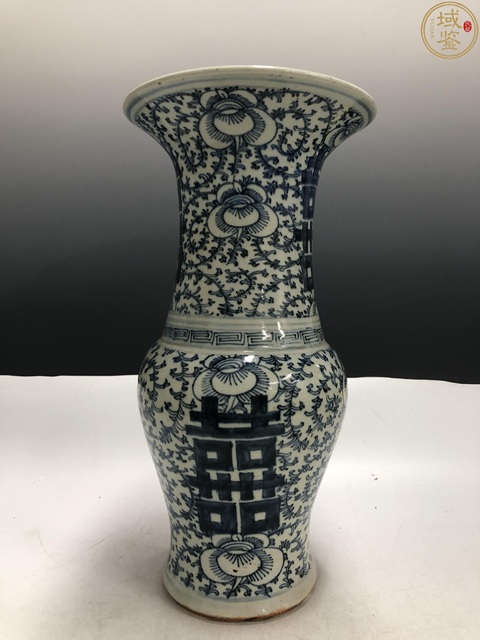 古玩陶瓷清中·青花纏枝喜字紋鳳尾尊拍賣，當前價格6800元