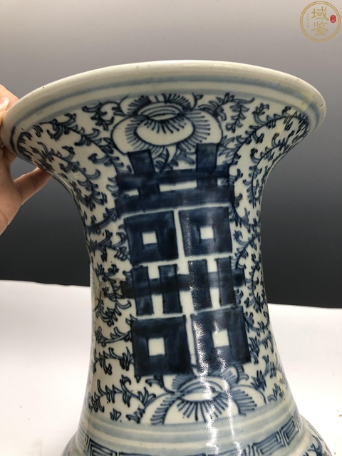 古玩陶瓷清中·青花纏枝喜字紋鳳尾尊拍賣，當前價格6800元
