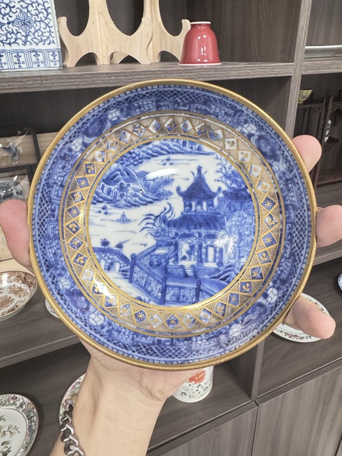 古玩陶瓷乾隆細路青花描金小盤真品鑒賞圖