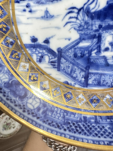 古玩陶瓷乾隆細路青花描金小盤真品鑒賞圖