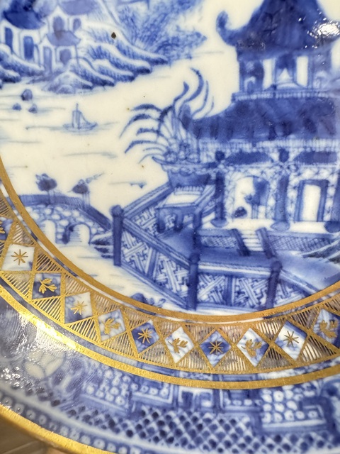 古玩陶瓷乾隆細路青花描金小盤真品鑒賞圖