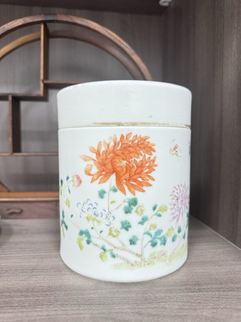 古玩陶瓷晚清細路粉彩蓋罐真品鑒賞圖