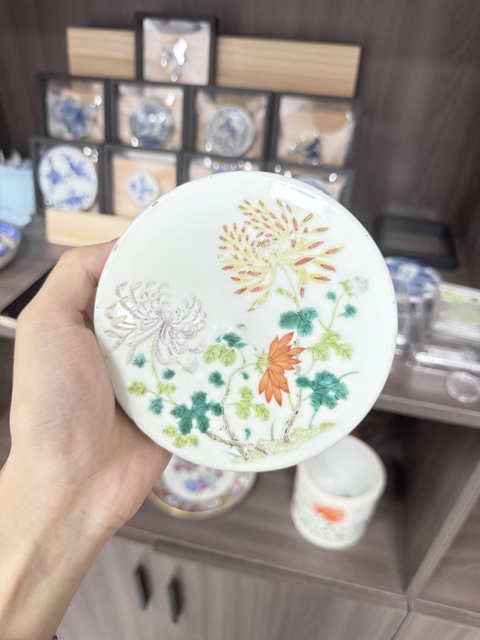 古玩陶瓷晚清細路粉彩蓋罐真品鑒賞圖
