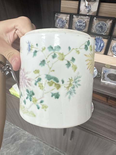 古玩陶瓷晚清細路粉彩蓋罐真品鑒賞圖