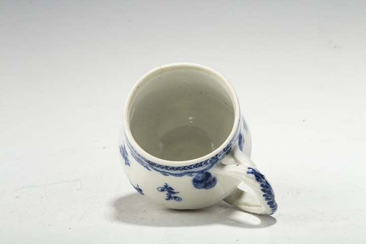 古玩陶瓷清中早·青花花卉紋執杯拍賣，當前價格1408元
