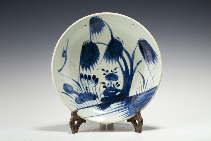 古玩陶瓷清中·青花花卉柳樹紋盤拍賣，當前價格1680元
