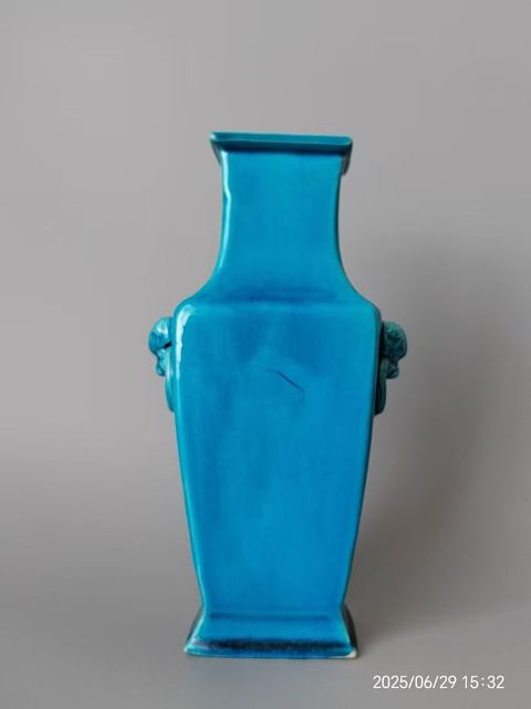 古玩陶瓷孔雀藍釉四方瓶真品鑒賞圖