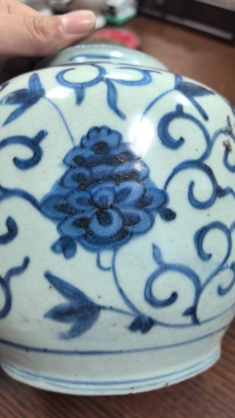 古玩陶瓷花間獅子紋青花罐真品鑒賞圖