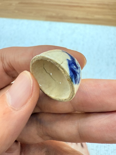 古玩陶瓷嬰戲紋青花煨瓷蓋罐真品鑒賞圖
