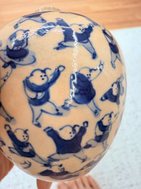 古玩陶瓷嬰戲紋青花煨瓷蓋罐真品鑒賞圖