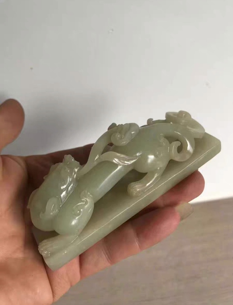 古玩玉器和田玉雕“螭龍鈕鎮”真品鑒賞圖