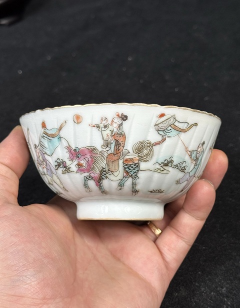 古玩陶瓷麒麟送子粉彩茶圓真品鑒賞圖