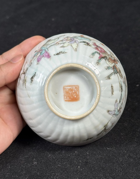 古玩陶瓷麒麟送子粉彩茶圓真品鑒賞圖