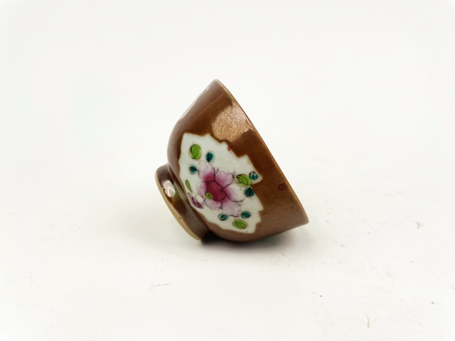 古玩陶瓷清雍正·粉彩粉彩桃紋紫金釉杯拍賣，當前價格396元