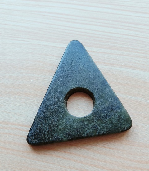 古玩玉器三角型璧真品鑒賞圖