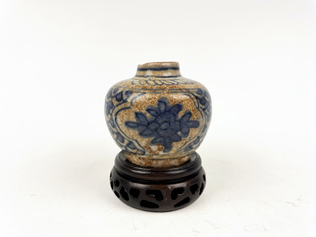 古玩陶瓷明晚期·青花花卉紋水盂真品鑒賞圖