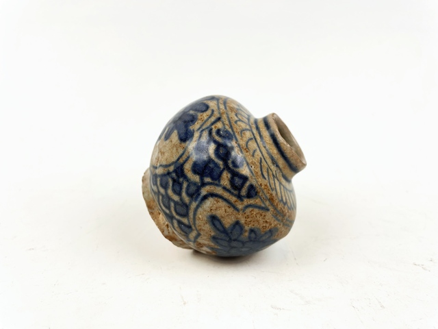 古玩陶瓷明晚期·青花花卉紋水盂真品鑒賞圖