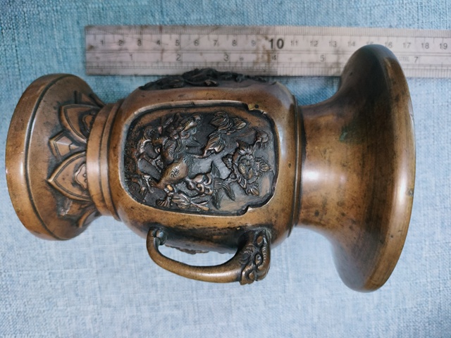 古玩銅器花觚真品鑒賞圖