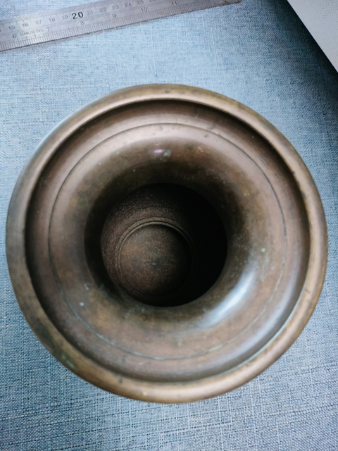 古玩銅器花觚真品鑒賞圖